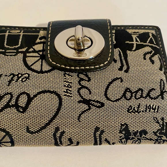 Coach Accessories - Coach Women's Signature Carriage Print Wallet Pre-owned Black, Tan, Silver